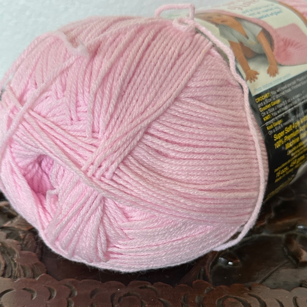 Pound of Love Baby Pink Yarn - Soft Acrylic Skein Lion Brand - Picture 4 of 5